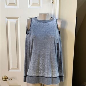 Alice + Olivia AIR distressed grey cold shoulder top, med